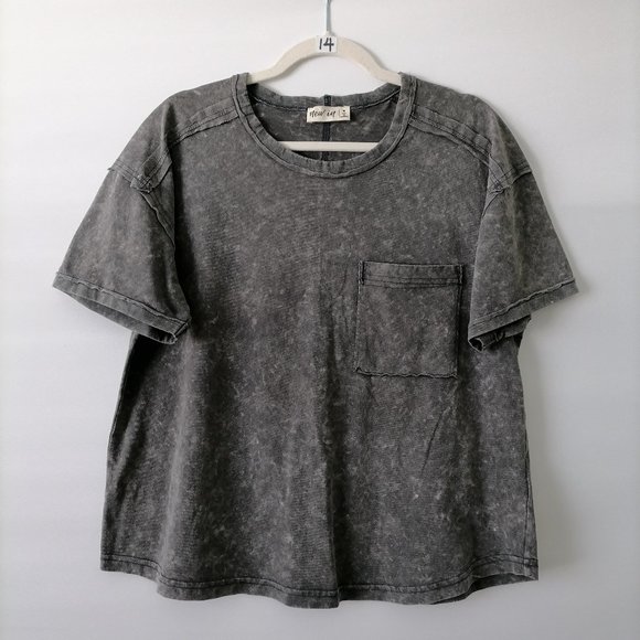 New In Womens Dark Gray Short Sleeve Crew Neck Front Pocket T-Shirt Size M - Picture 1 of 7